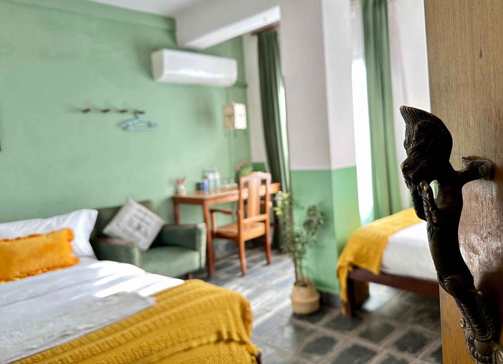 Hotel Darwin Kathmandu Esterno foto